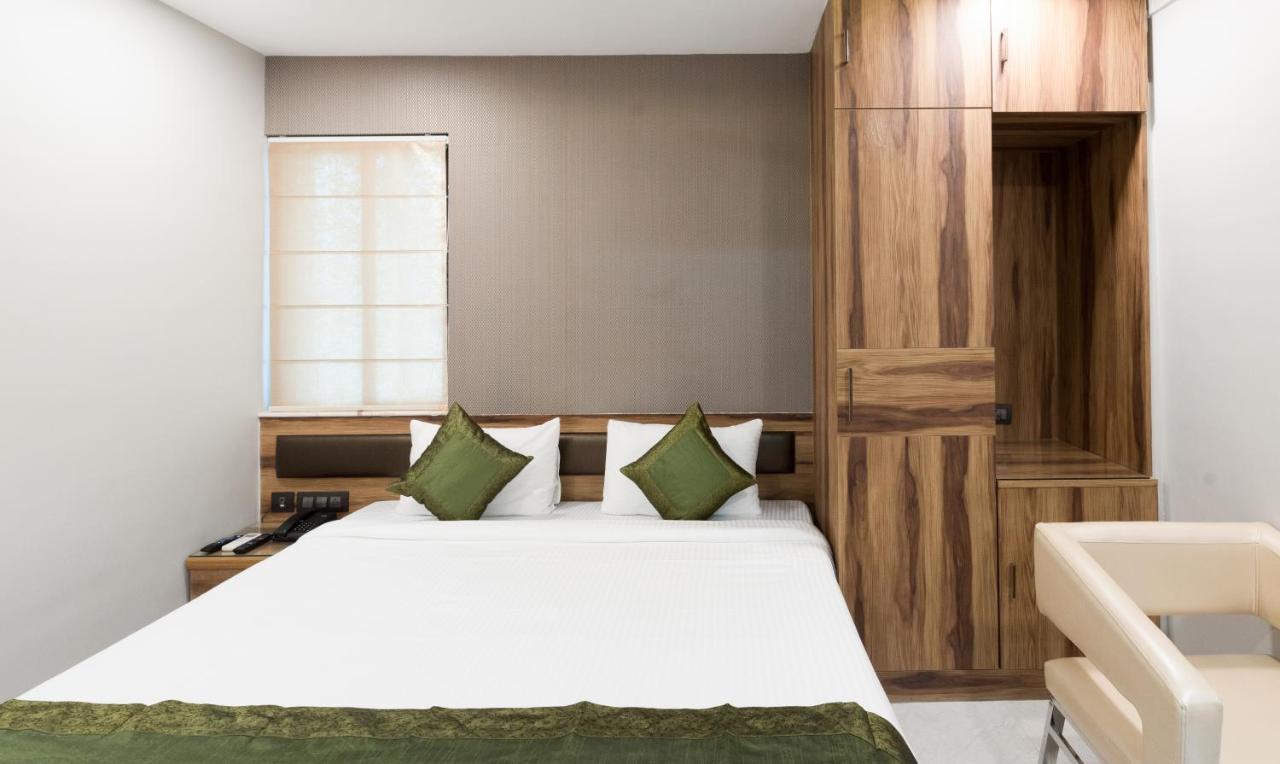 Treebo Trend Glorious Rim Rocks Palace Calcutá Exterior foto