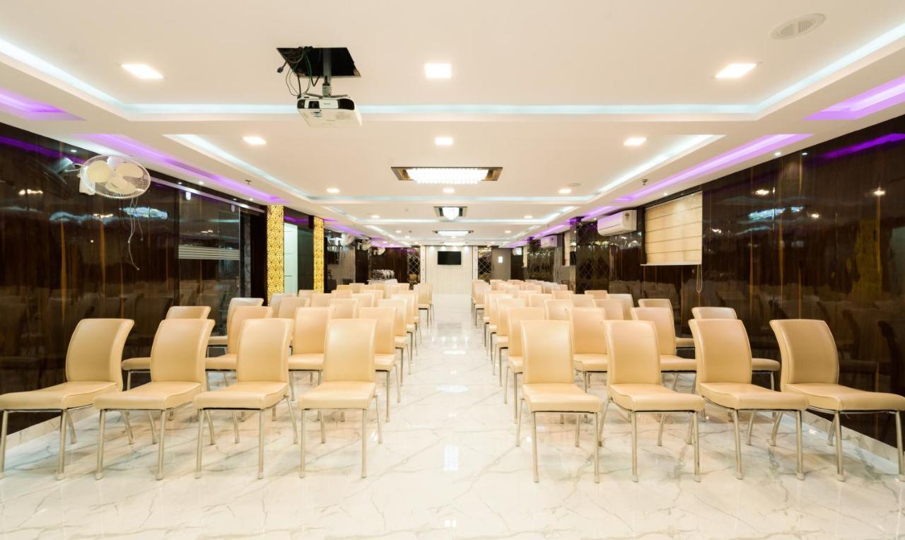Treebo Trend Glorious Rim Rocks Palace Calcutá Exterior foto